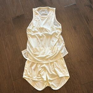 Brand new without tags Lululemon jumpsuit / romper sz 6